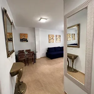 Centro - Beautiful , Newly Renovated 2 Bedroom Torremolinos
